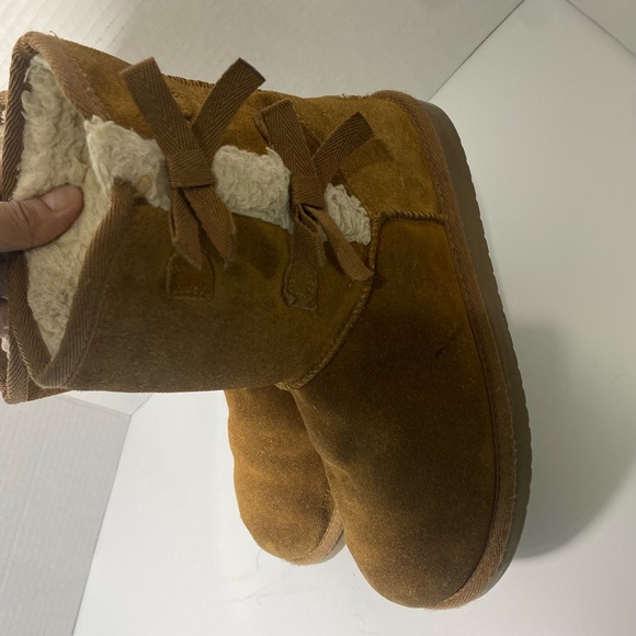 Koolaburra by UGG Victoria Short Boot Cognac Kids Size 5 - Picture 2 of 11